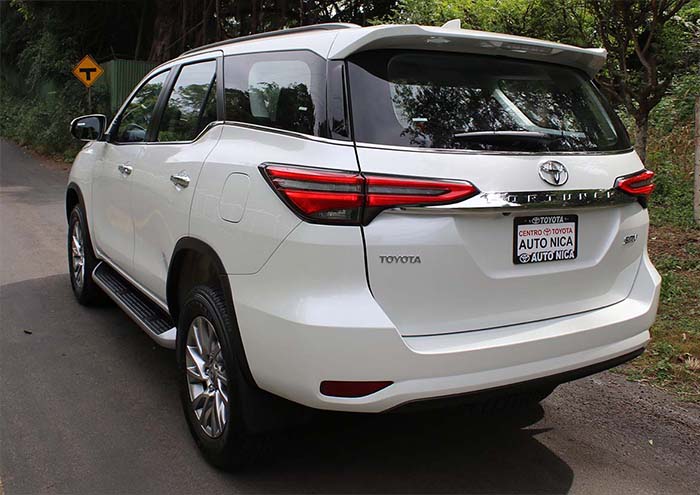 Toyota Fortuner Nicaragua Exterior Parte Trasera